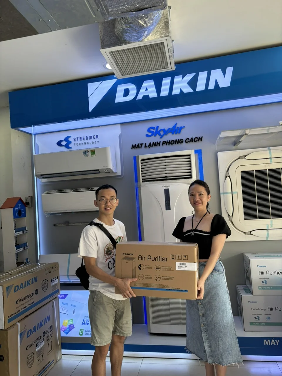 Ảnh khách trúng thưởng máy lọc không khí của Daikin